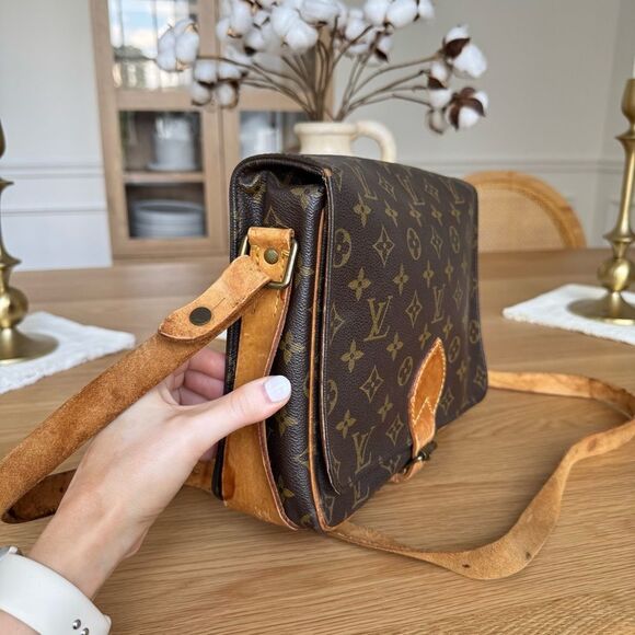 ✅AUTHENTIC✅LOUIS VUITTON CARTOUCHIERE GM - Picture 4 of 14